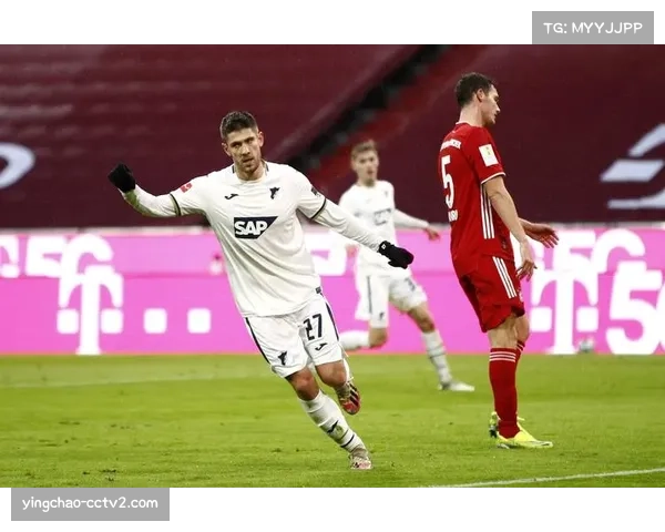 特写:霍芬海姆老将克拉马里奇打入俱乐部生涯第100球后的庆祝 特写:霍芬海姆老将克拉马里奇打入俱乐部生涯第100球后的庆祝